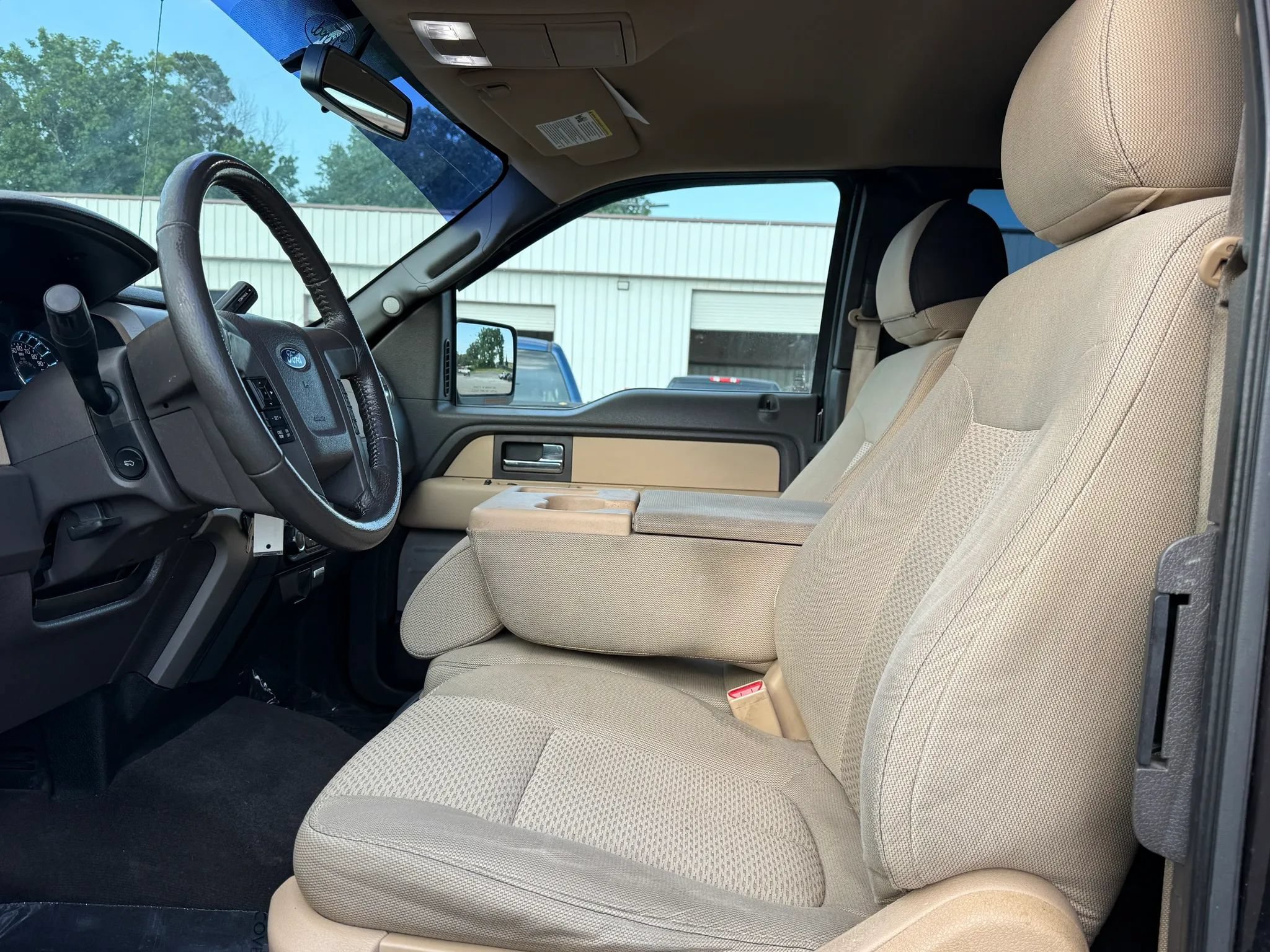 Used 2013 Ford F150 XLT w/ Mid Equipment Group AWD/4WD image 2