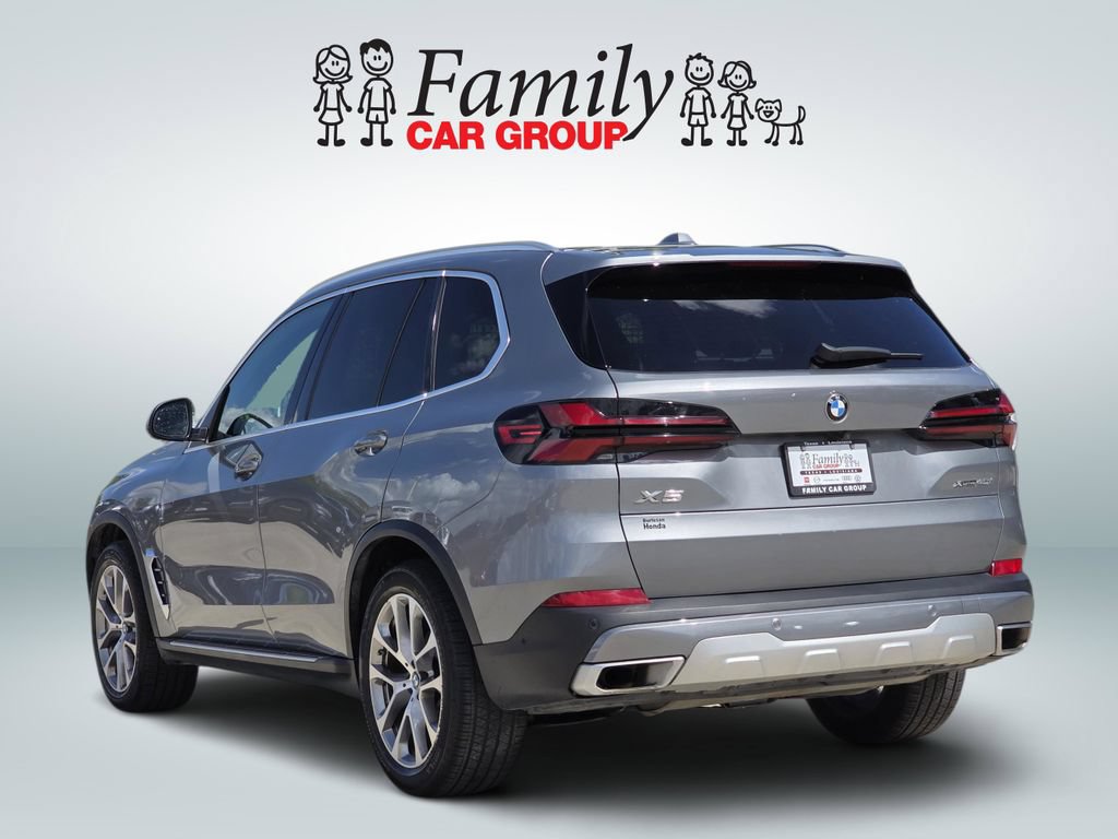 Used 2024 BMW X5 xDrive40i w/ Premium Package AWD/4WD image 3