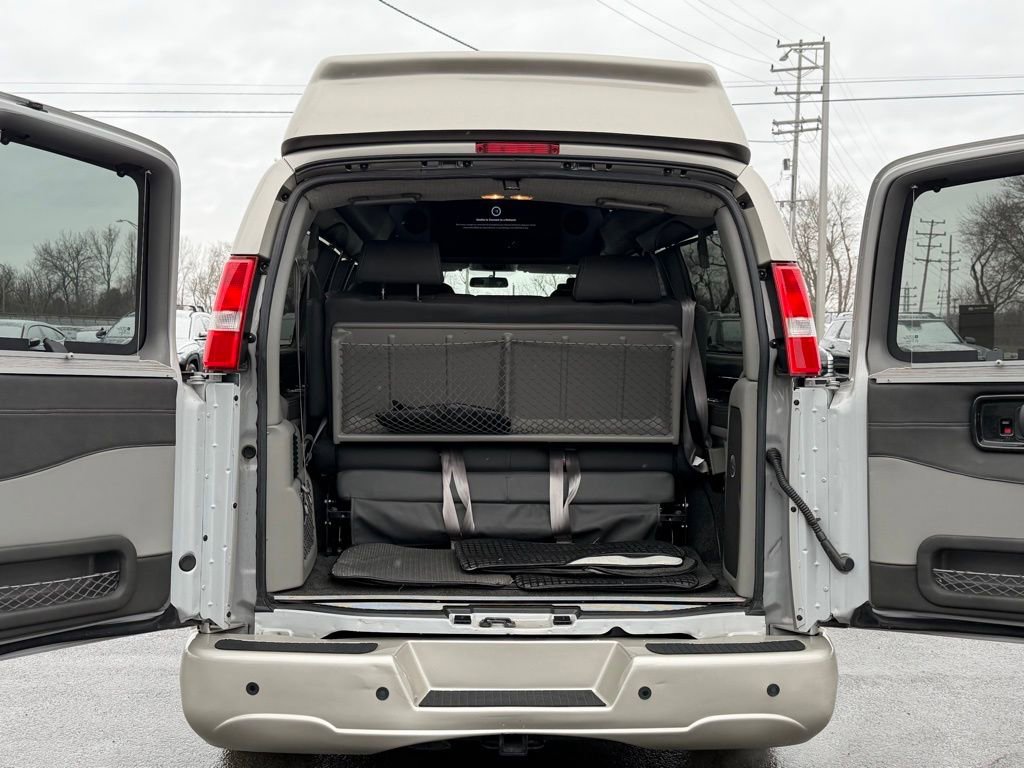 Used 2022 Chevrolet Express 2500 Extended w/ Enhanced Convenience Package image 5