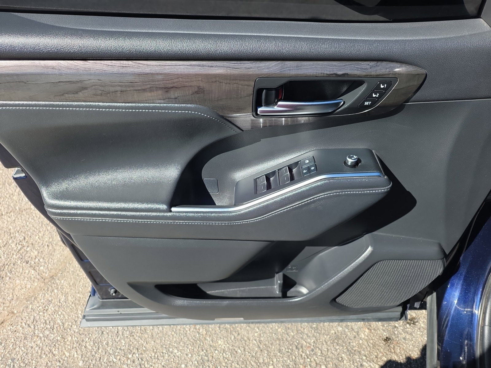 Used 2020 Toyota Highlander Platinum image 13