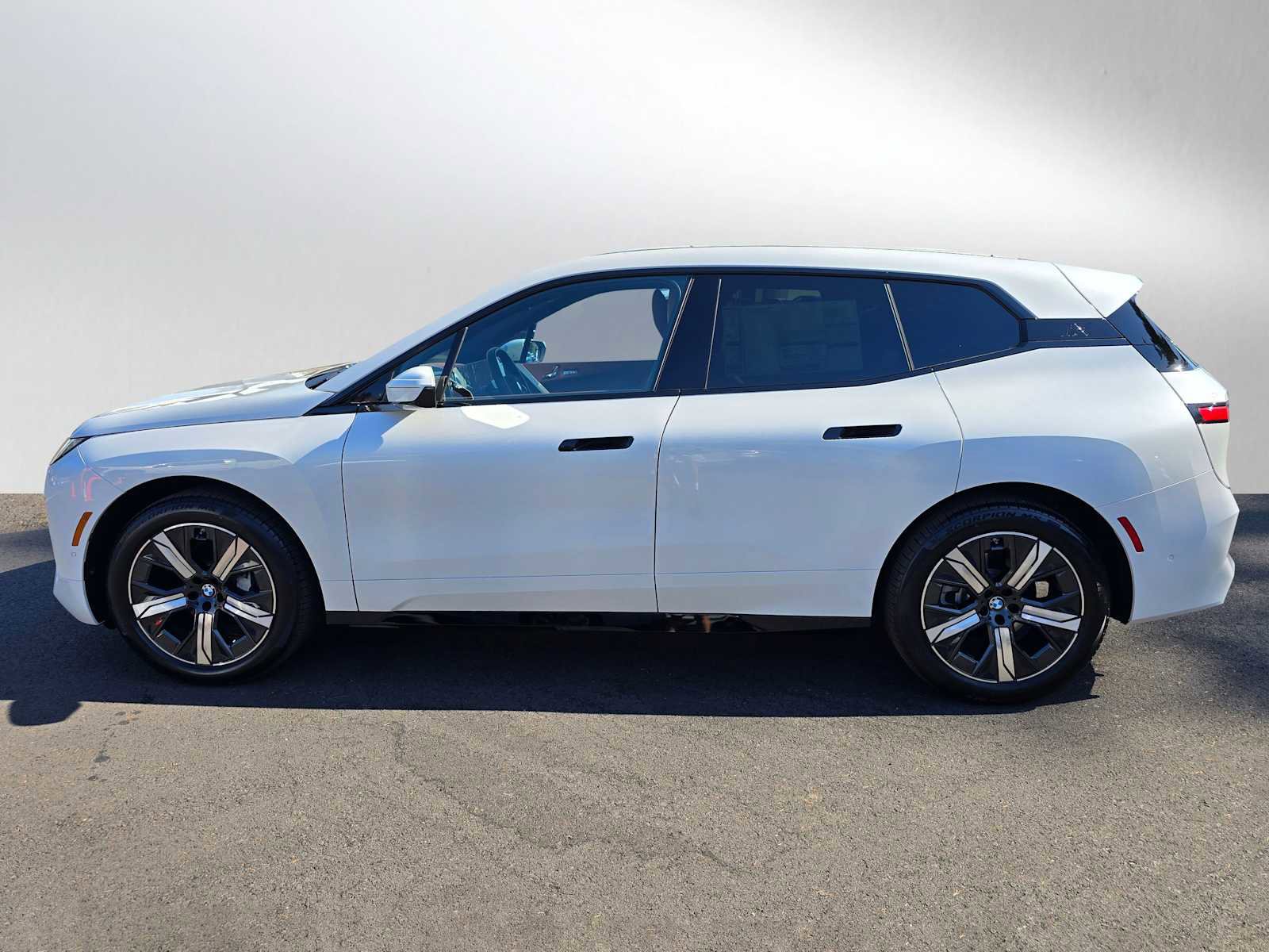 New 2026 BMW iX xDrive45 image 6
