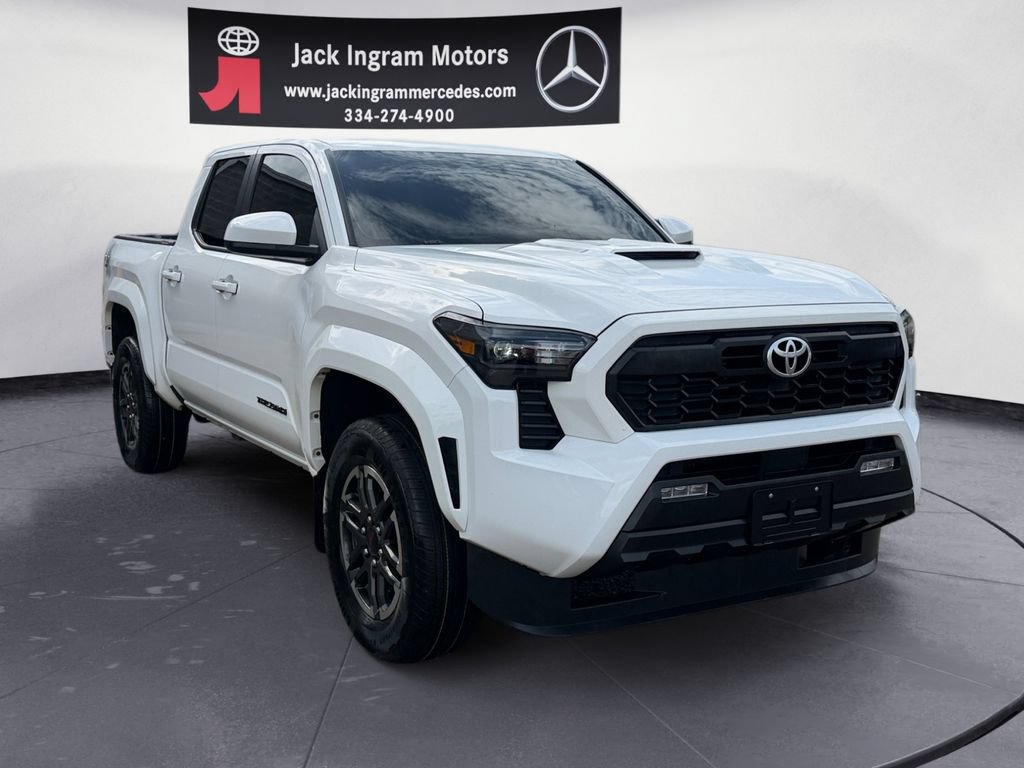 Used 2025 Toyota Tacoma TRD Sport AWD/4WD image 7