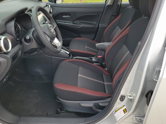 New 2025 Nissan Versa SR w/ Trunk Package image 6