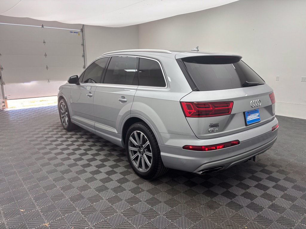 Used 2017 Audi Q7 3.0T Prestige AWD/4WD image 11