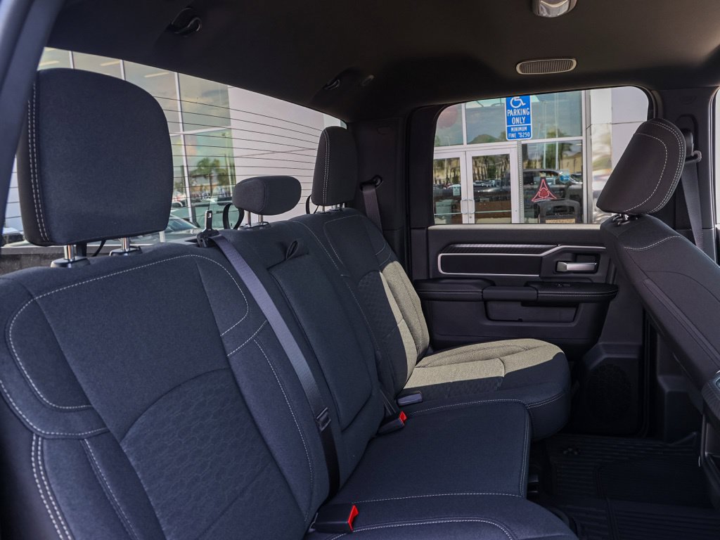 New 2026 RAM 3500 Big Horn AWD/4WD image 18