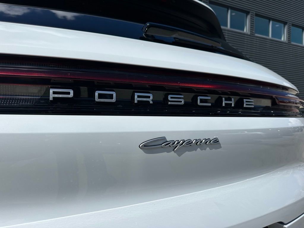 Certified 2026 Porsche Cayenne E-Hybrid image 14