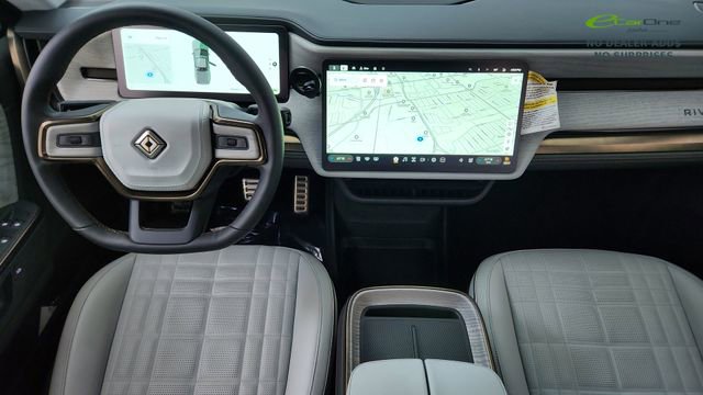 Used 2025 Rivian R1T Premium AWD/4WD image 36