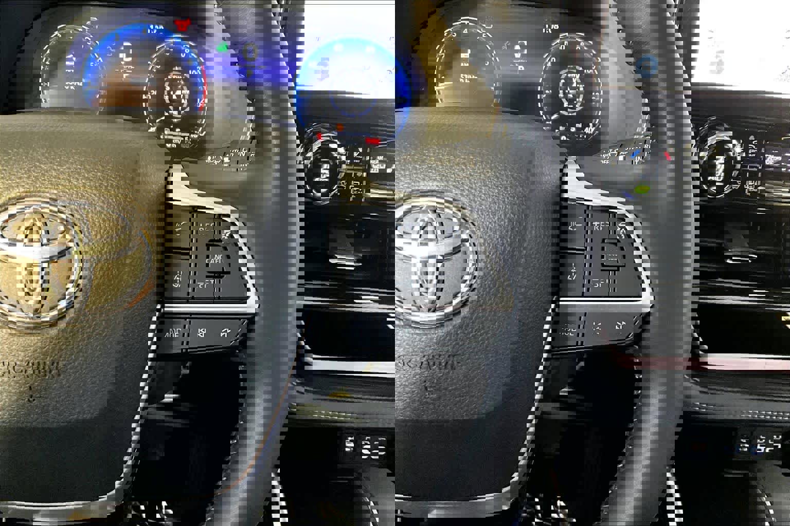 Used 2023 Toyota Highlander Platinum image 25