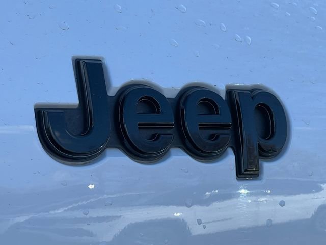 Used 2023 Jeep Grand Cherokee L Laredo image 49