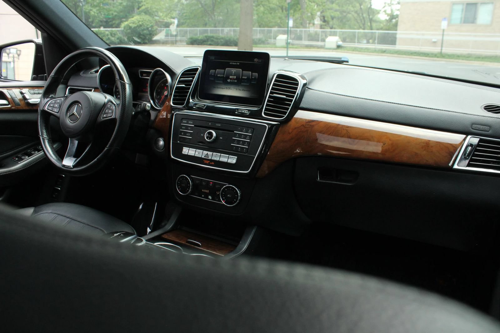 Used 2018 Mercedes-Benz GLS 450 4MATIC w/ Premium Package image 26