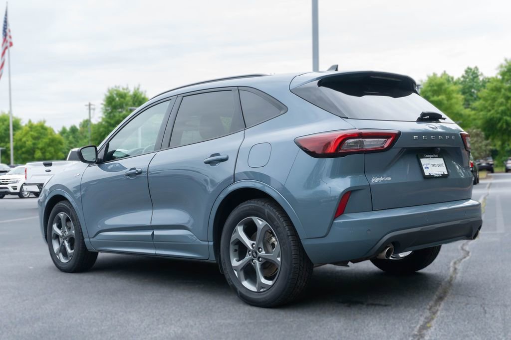 Used 2023 Ford Escape ST-Line w/ Tech Pack #1 FWD image 7