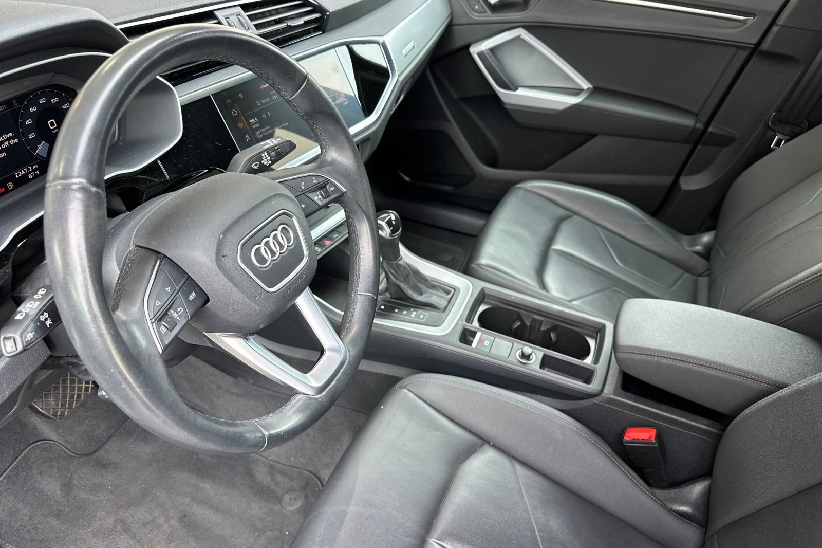 Used 2023 Audi Q3 2.0T Premium AWD/4WD image 6