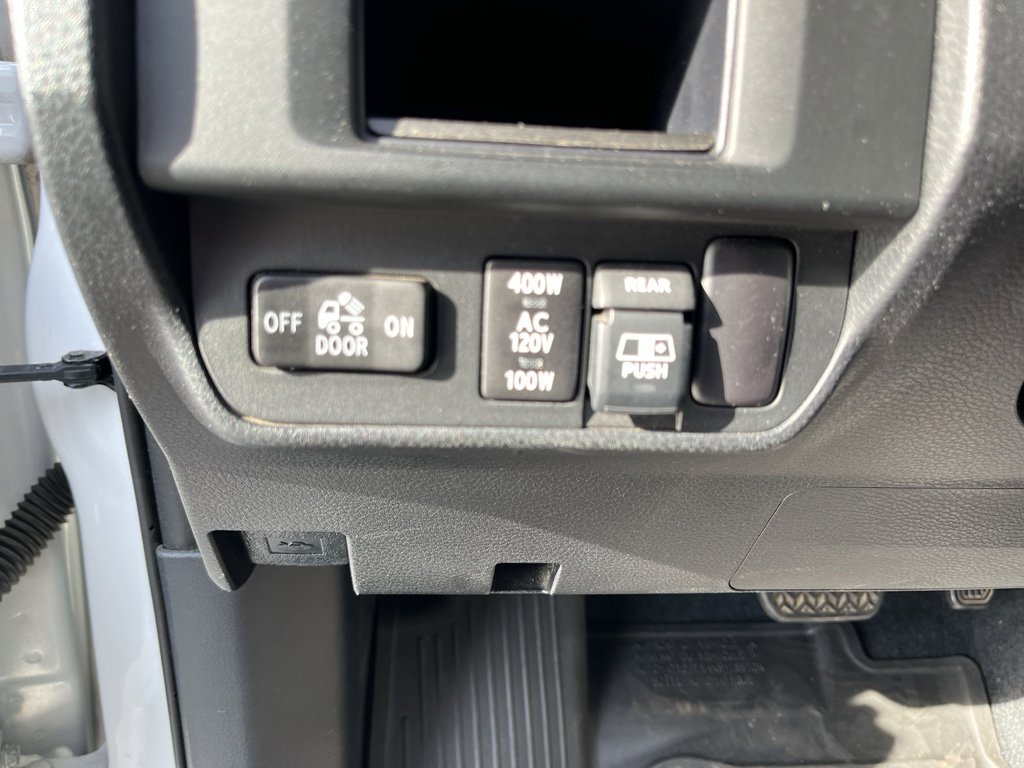 Used 2017 Toyota Tacoma Limited image 12