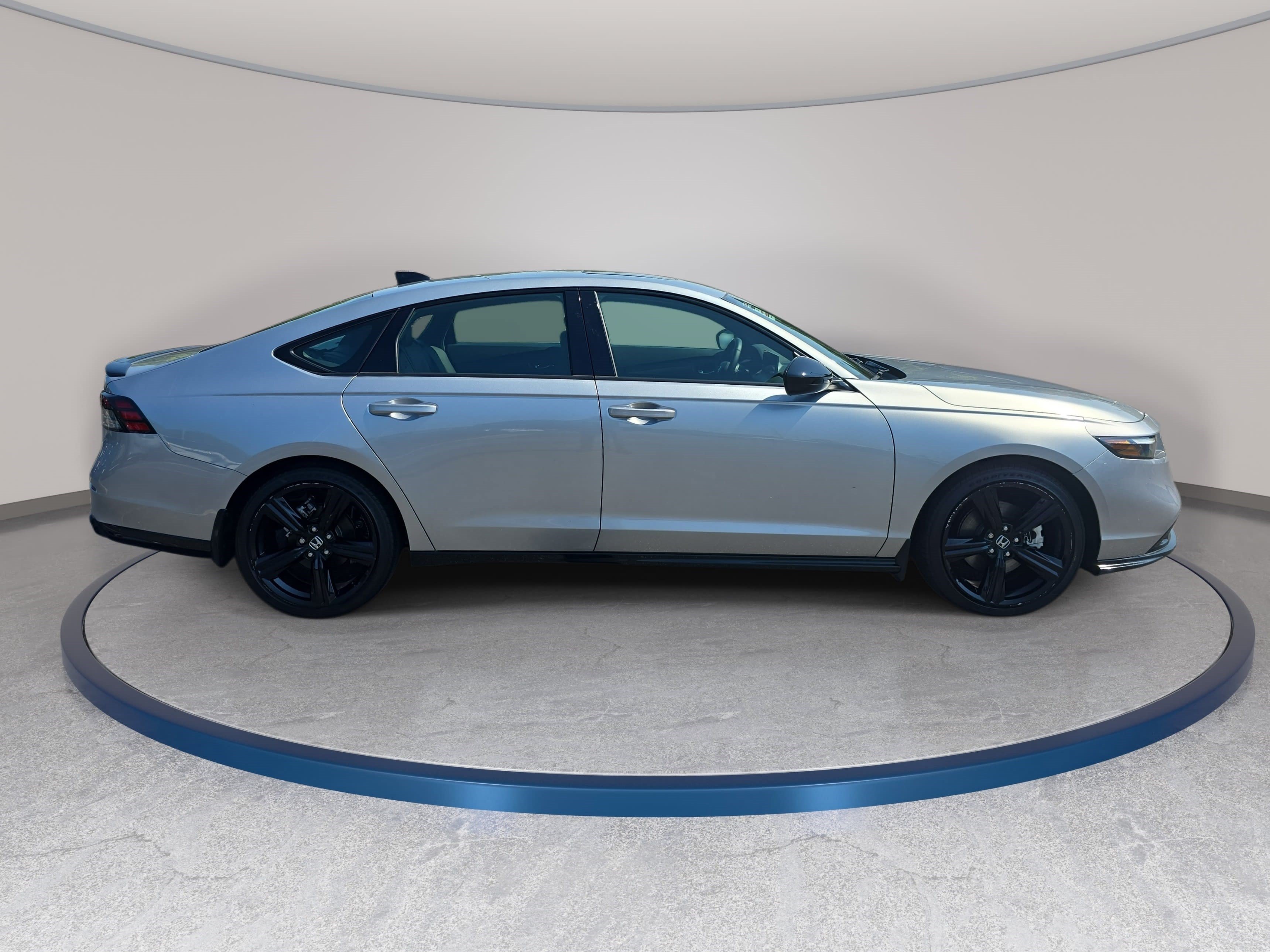 Used 2024 Honda Accord Sport image 4