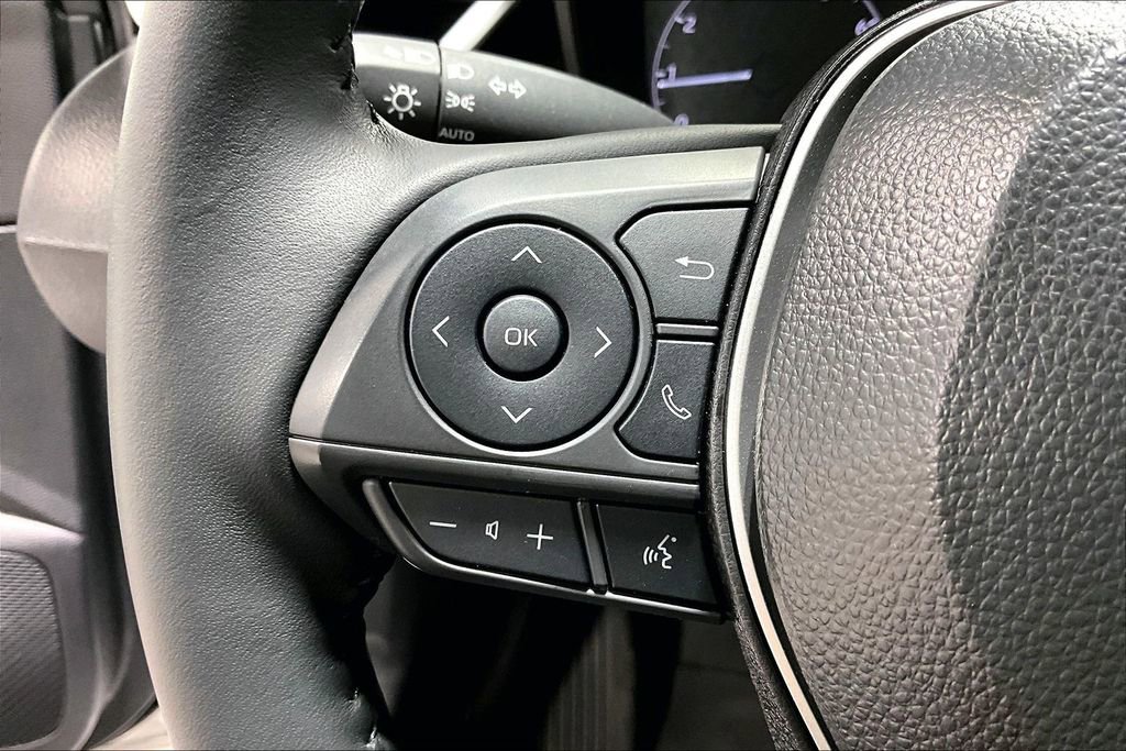 Used 2025 Toyota Corolla SE image 23