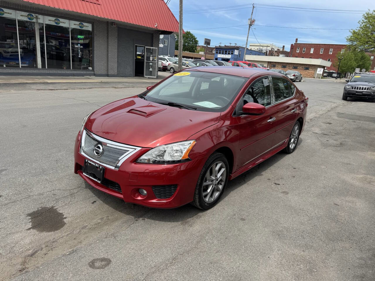 Used 2014 Nissan Sentra SR w/ SR Driver Package FWD image 2