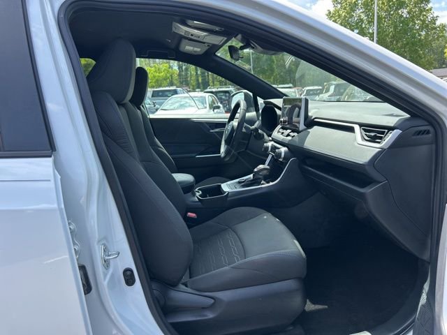 Used 2023 Toyota RAV4 SE image 19