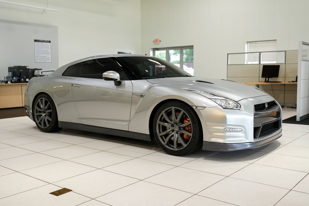 Used 2016 Nissan GT-R Premium AWD/4WD image 23