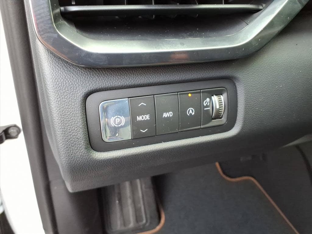 New 2026 GMC Acadia AT4 w/ Luxury Package AWD/4WD image 10