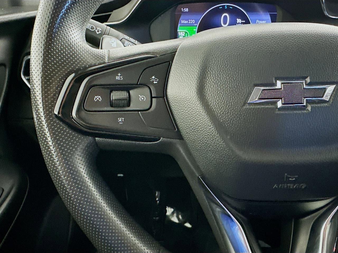 Used 2023 Chevrolet Bolt EUV LT FWD image 43