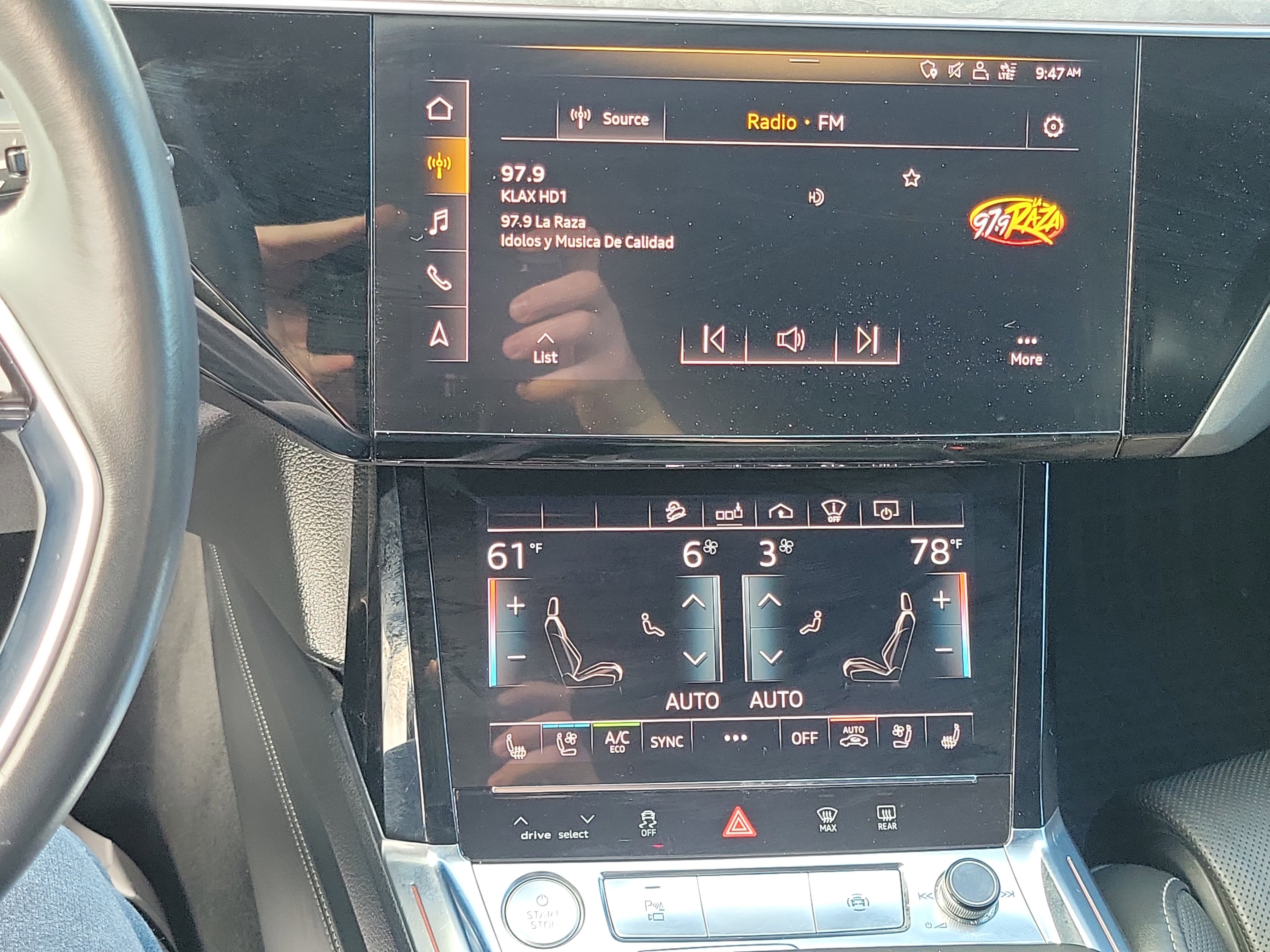 Used 2019 Audi e-tron Prestige w/ Prestige Package AWD/4WD image 14