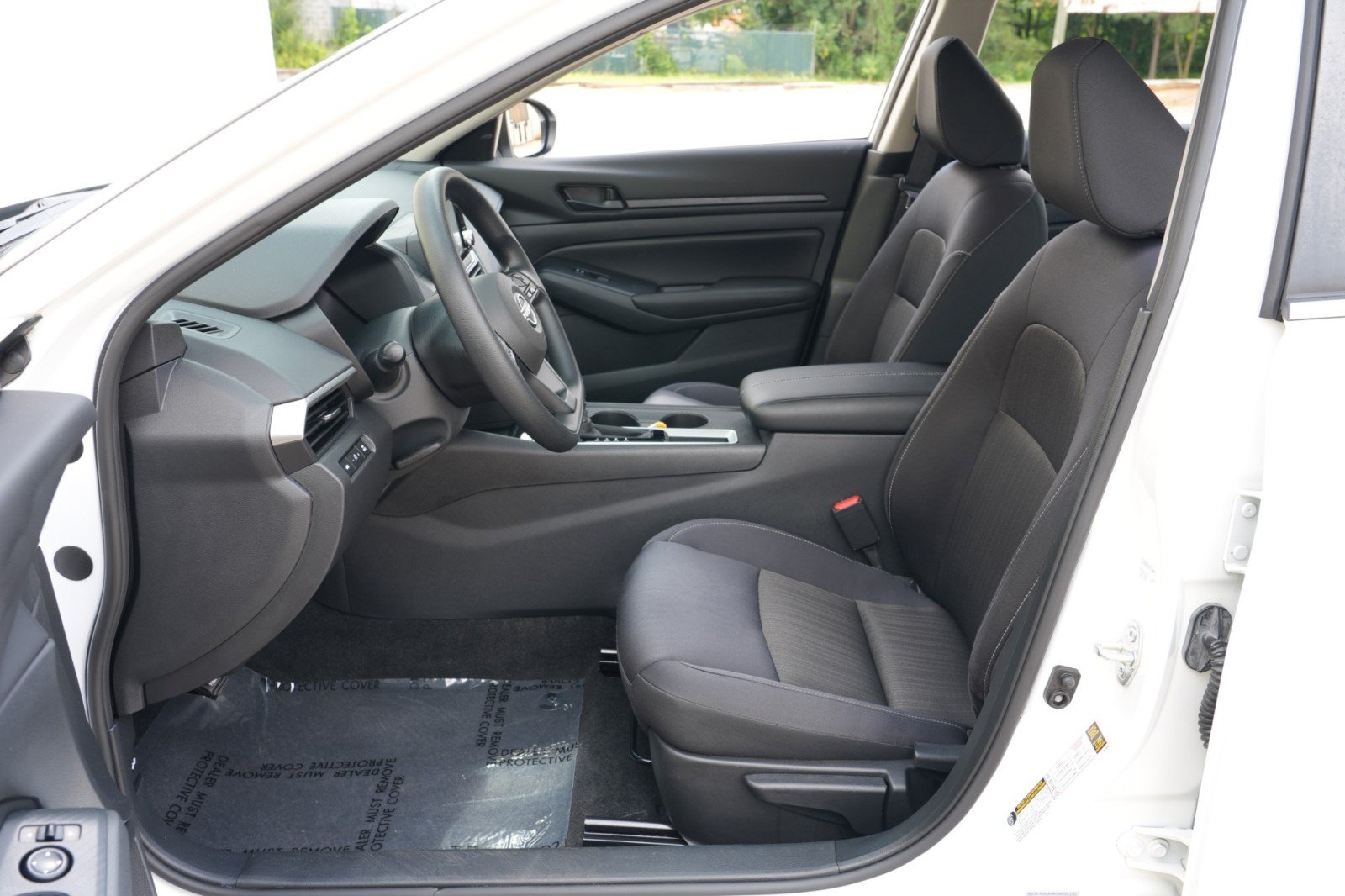 Used 2024 Nissan Altima 2.5 S FWD image 14