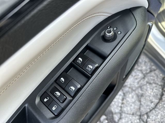 Used 2024 Jeep Compass Limited image 17