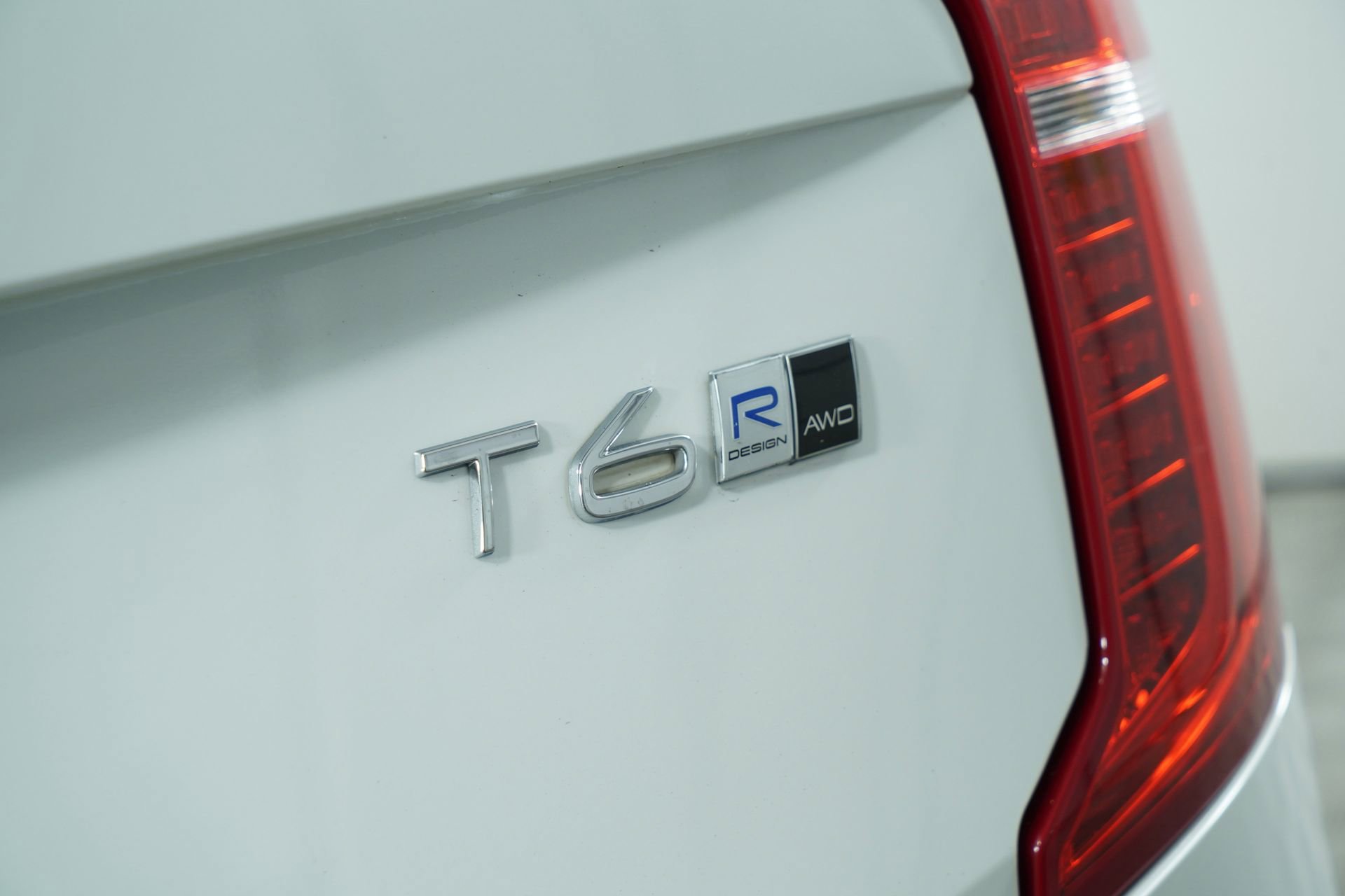 Used 2016 Volvo XC90 T6 R-Design w/ Protection Package Plus image 20