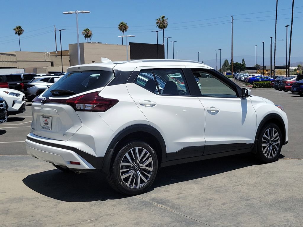 Used 2024 Nissan Kicks SV FWD image 4