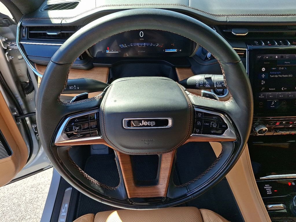 Used 2023 Jeep Grand Cherokee Summit AWD/4WD image 14