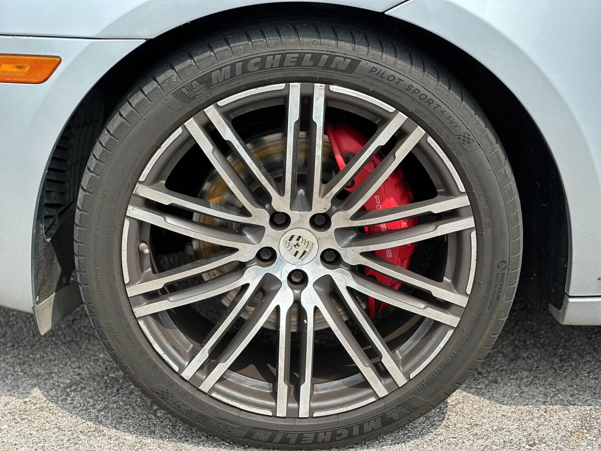 Used 2017 Porsche Macan GTS AWD/4WD image 25
