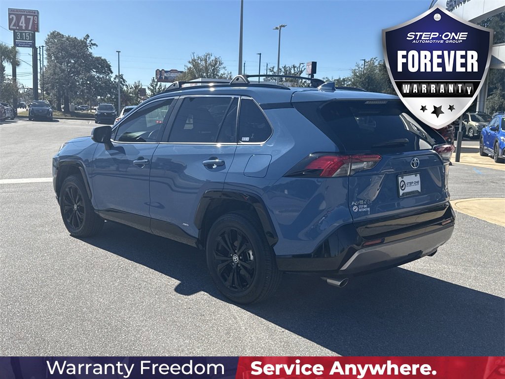 Used 2024 Toyota RAV4 SE image 6