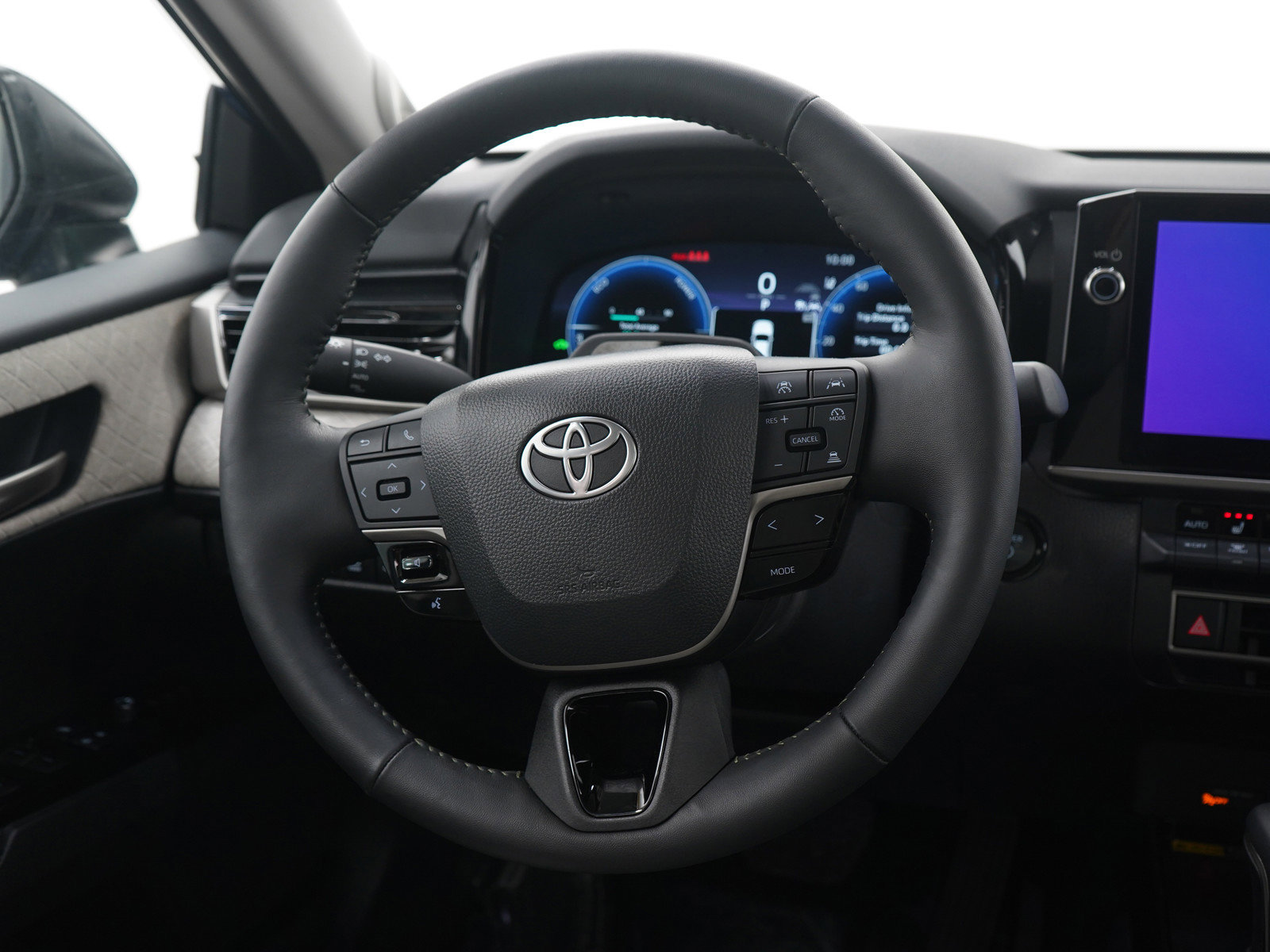 Used 2025 Toyota Camry XLE image 14
