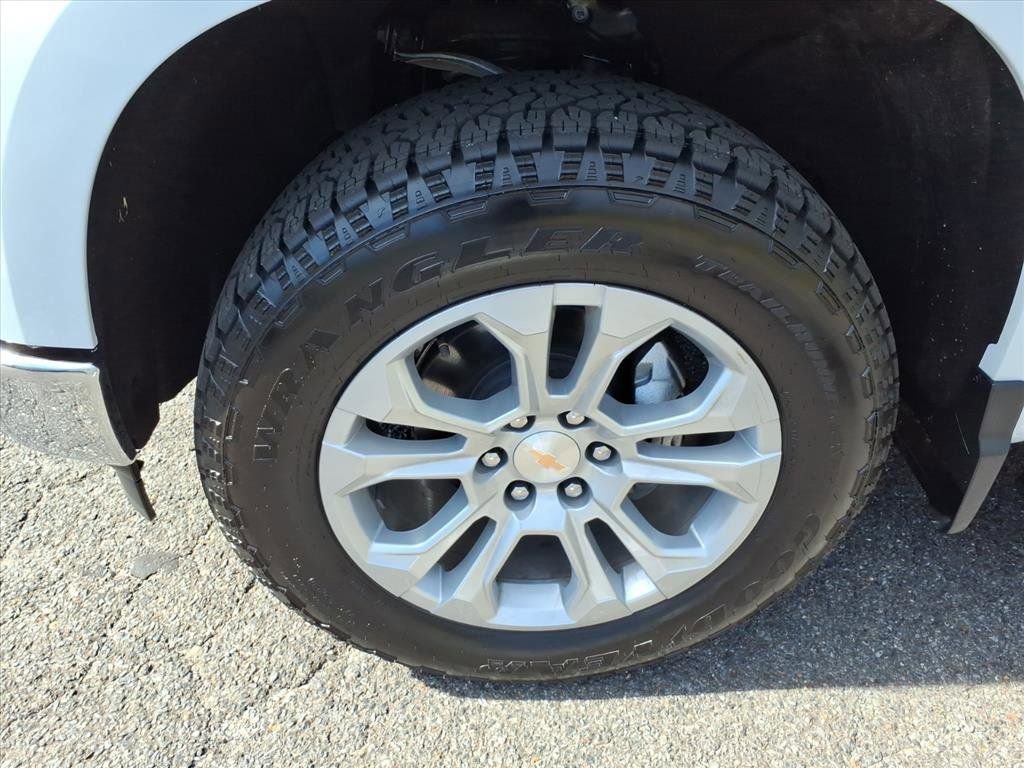 Used 2026 Chevrolet Silverado 1500 LTZ w/ Technology Package image 9