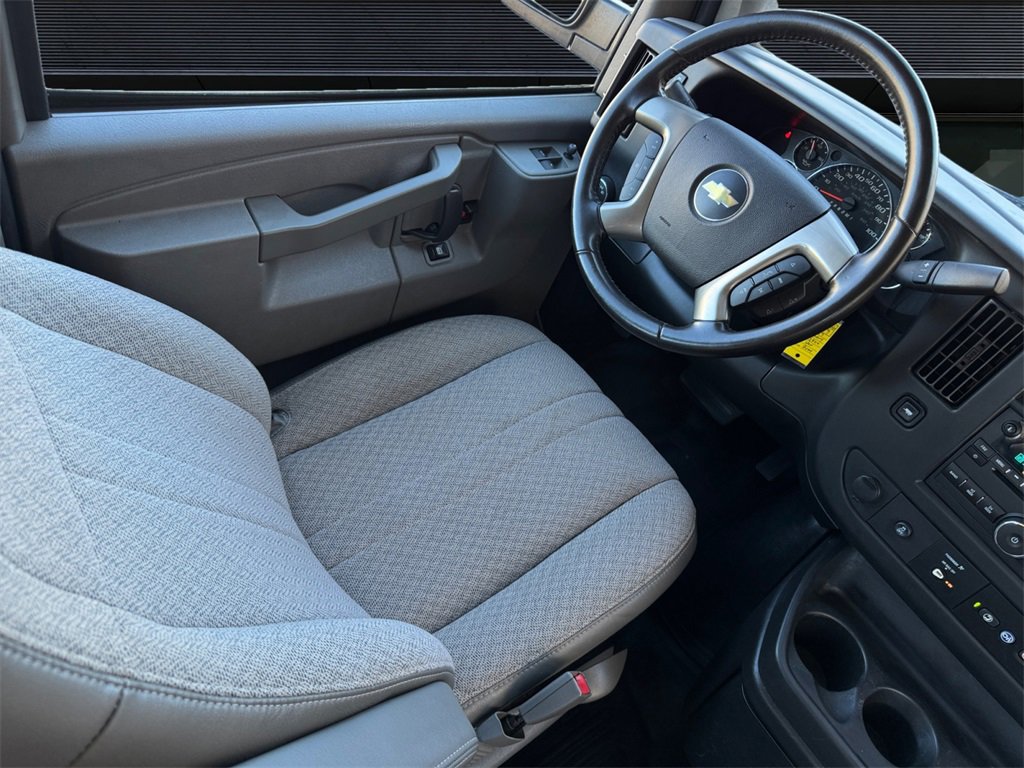 Used 2017 Chevrolet Express 2500 image 15