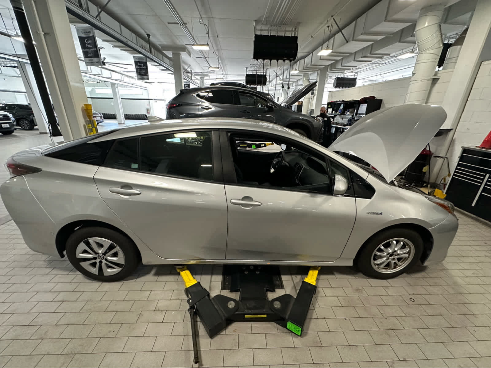 Used 2017 Toyota Prius Two w/ Prius Two Safety Plus Package FWD image 3