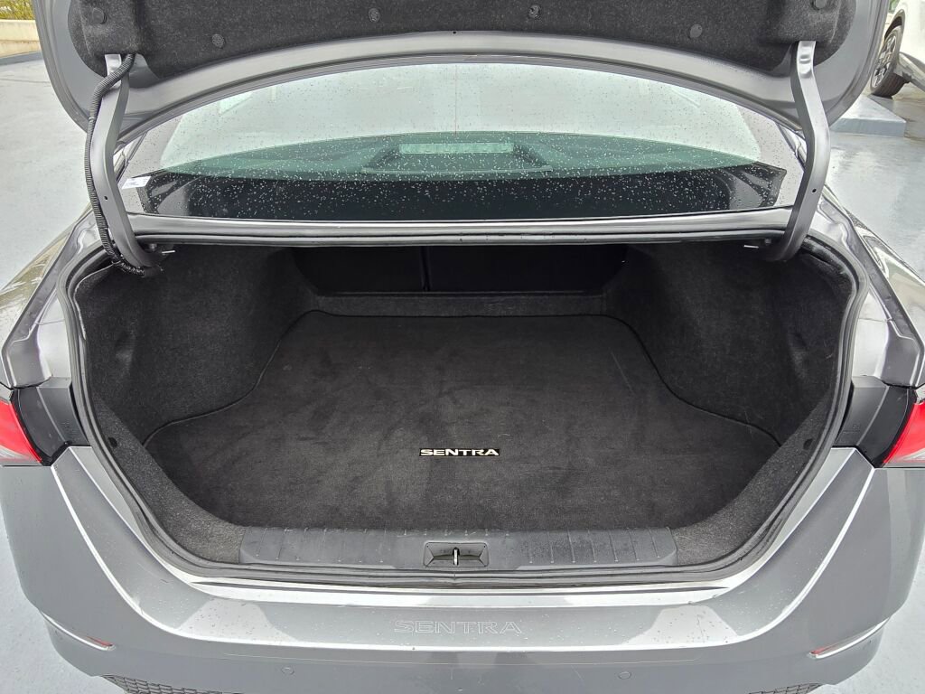 Used 2024 Nissan Sentra SV FWD image 13