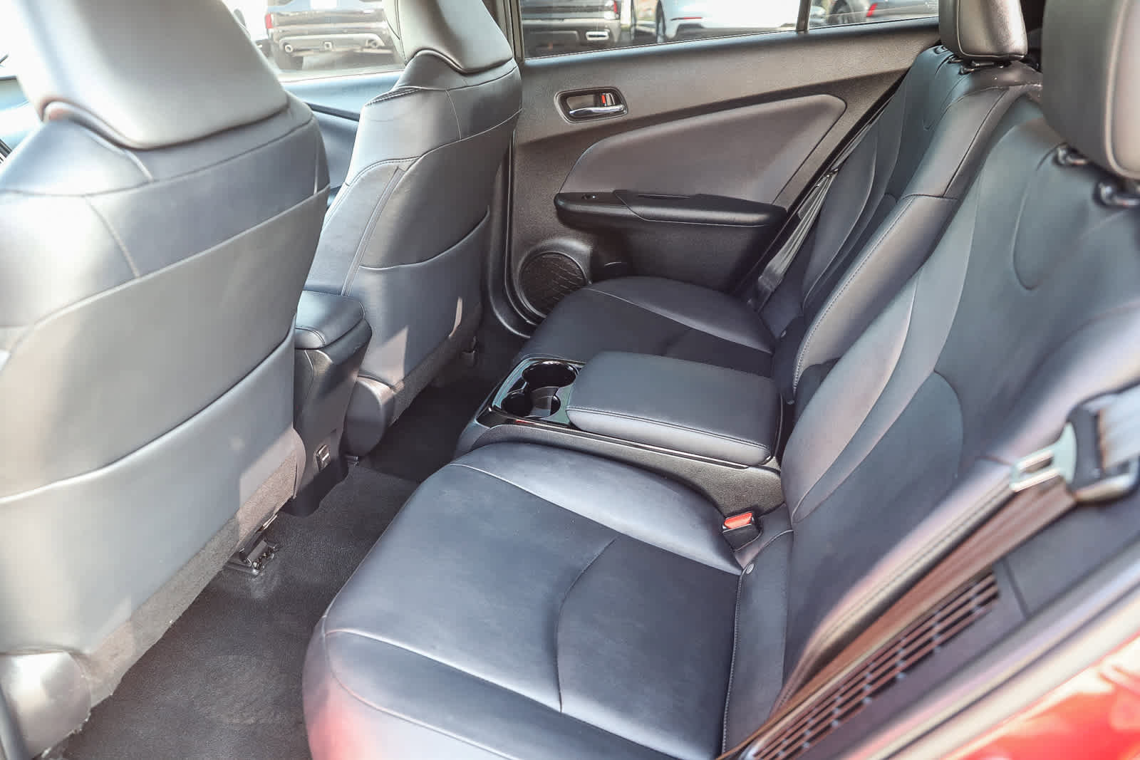 Used 2018 Toyota Prius Prime Premium image 19