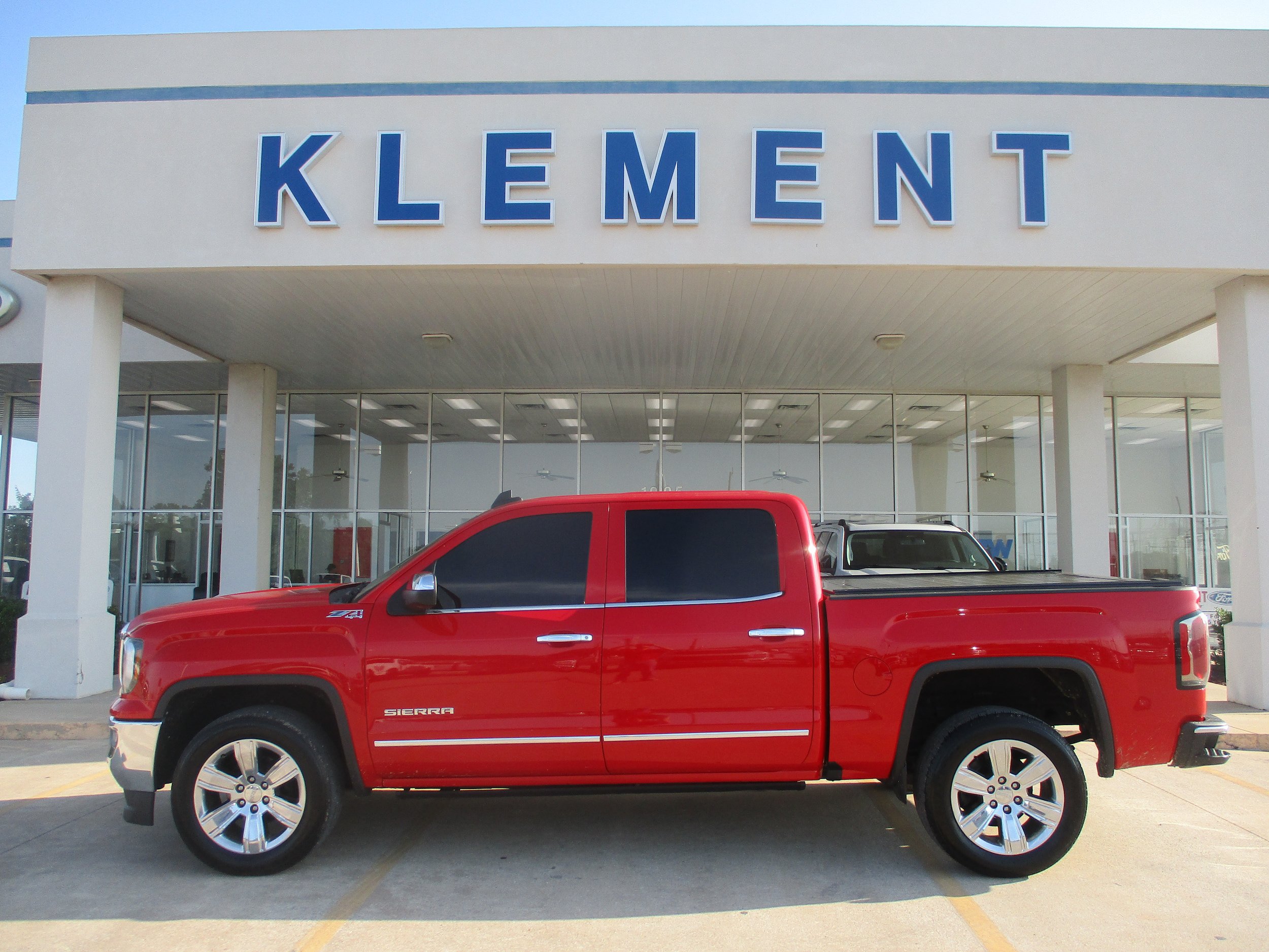 Used 2017 GMC Sierra 1500 SLT AWD/4WD image 1