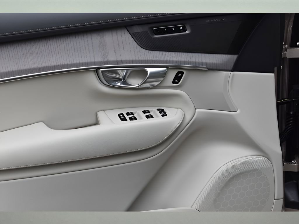New 2026 Volvo XC90 B5 Ultra w/ Protection Package Premier image 27