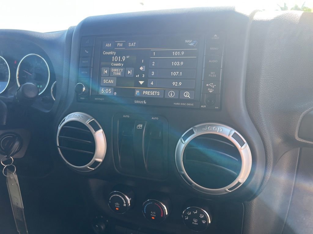 Used 2015 Jeep Wrangler Sahara w/ Connectivity Group AWD/4WD image 36