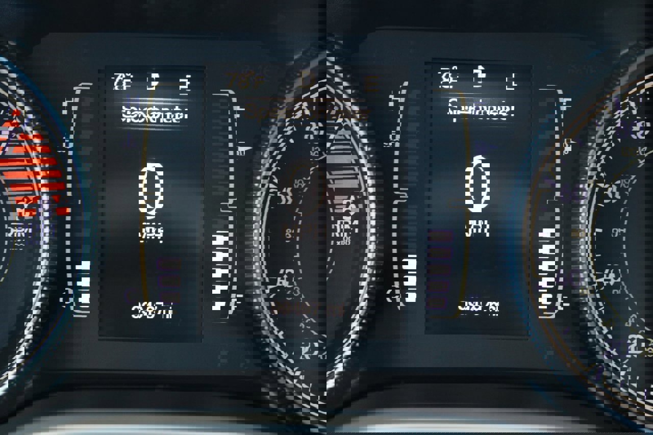 Used 2016 Jeep Cherokee Latitude w/ Cold Weather Group image 13