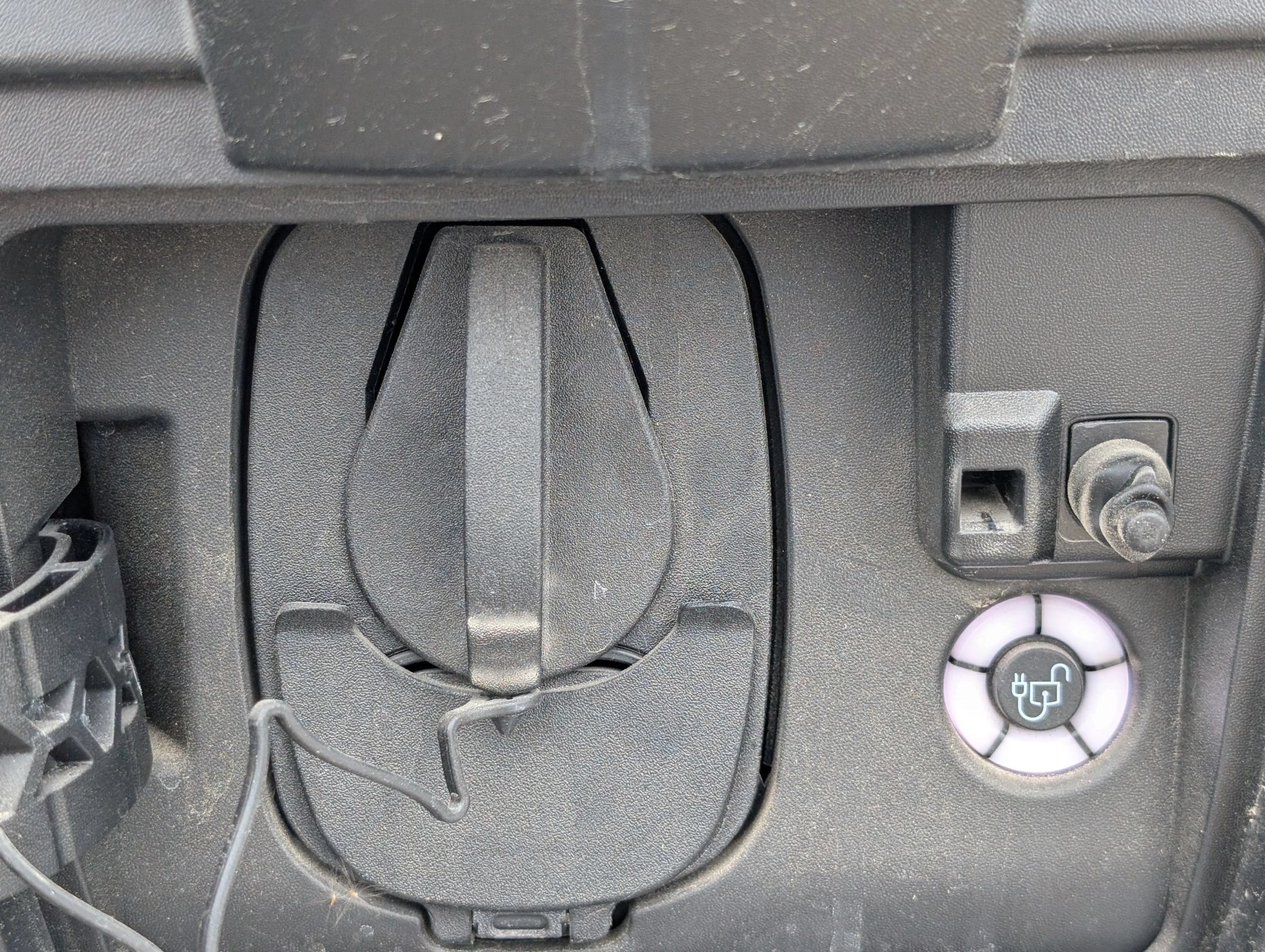 Used 2023 Ford E-Transit Medium Roof RWD image 3