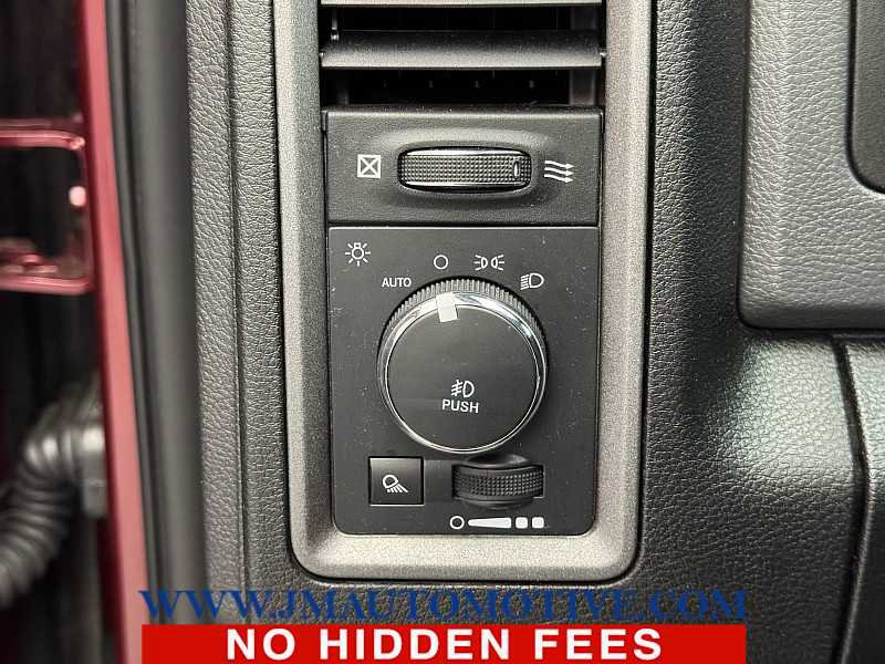 Used 2017 RAM 1500 Express w/ Express Value Package image 37