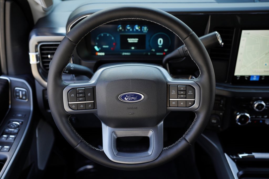 Used 2025 Ford F350 Lariat image 28