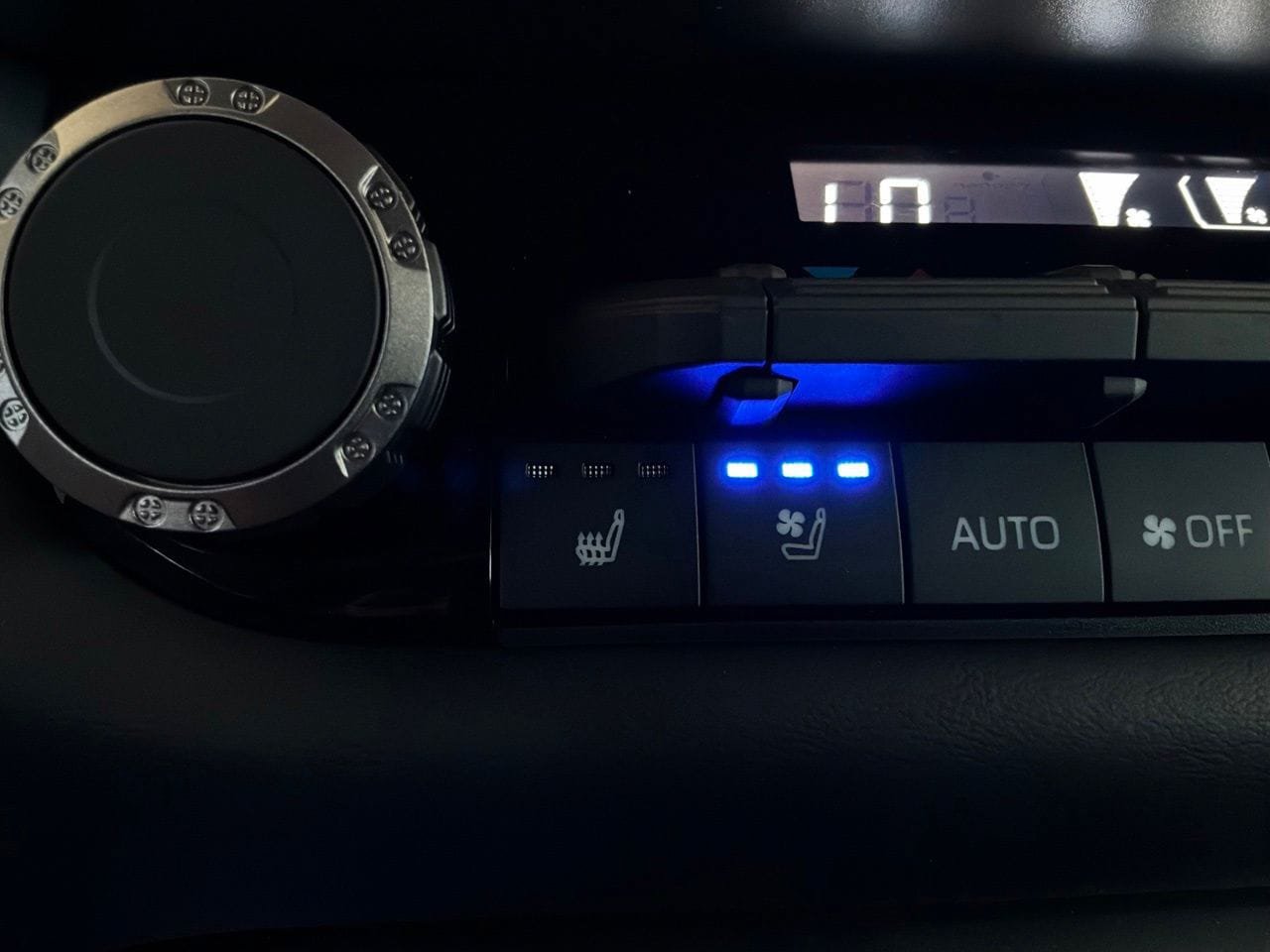 New 2026 Toyota Sequoia Platinum AWD/4WD image 34