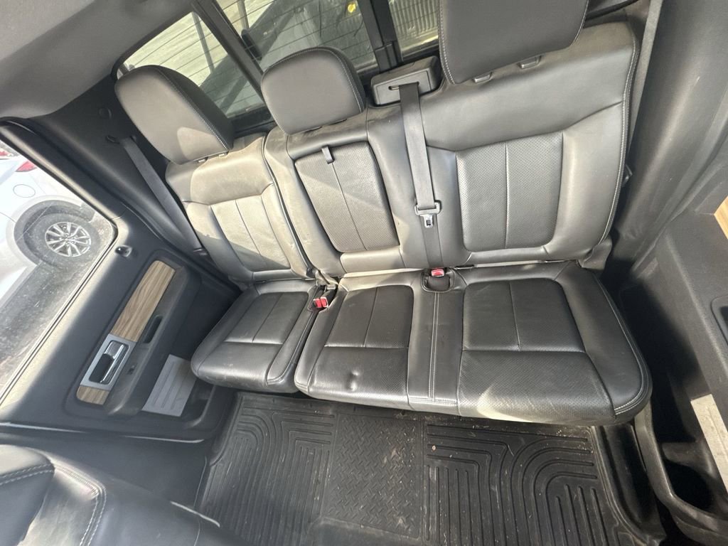 Used 2011 Ford F150 Lariat w/ Lariat Chrome Pkg image 12