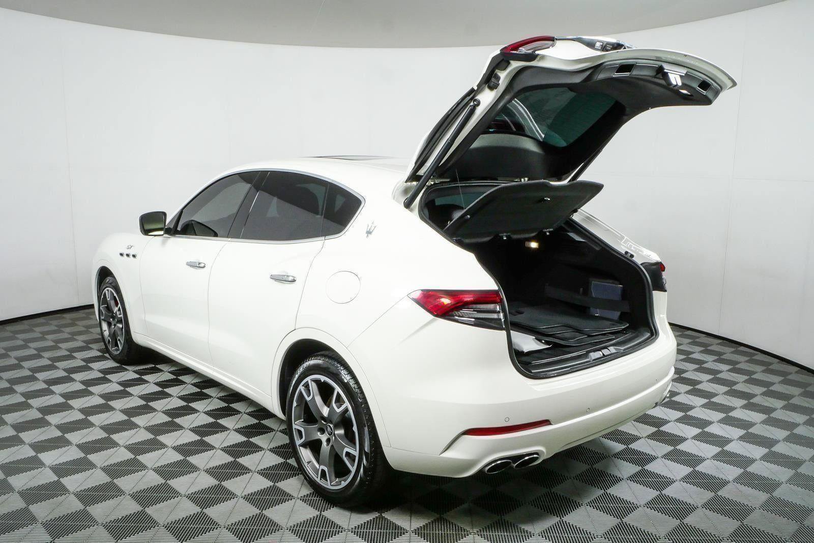 Used 2023 Maserati Levante GT AWD/4WD image 36