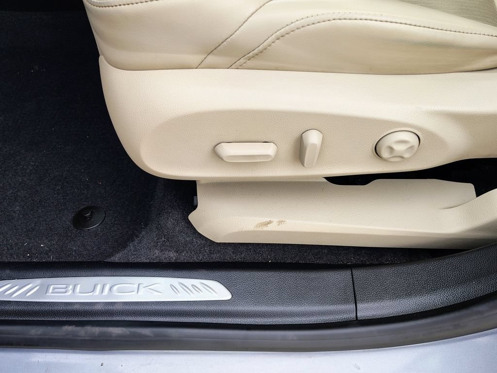 Used 2020 Buick Envision Preferred FWD image 17