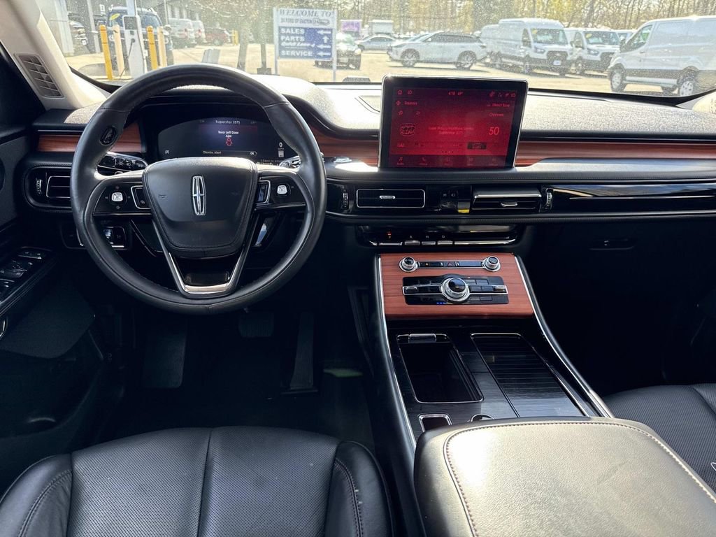 Used 2024 Lincoln Aviator Reserve w/ Elements Package Plus AWD/4WD image 14